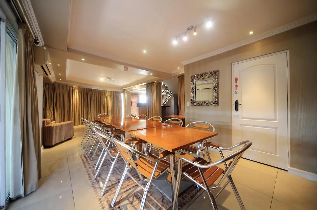 Savoy Lodge Cape Town