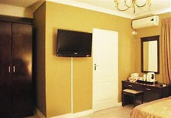 Savoy Lodge Cape Town